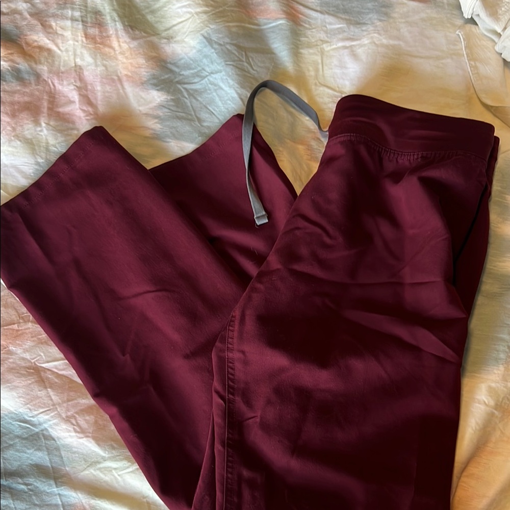 FIGS Livingston small burgundy